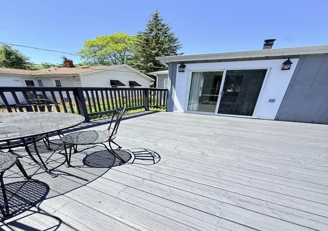 Photo 4 of Single family home for sale at 14607 Saint Louis Ave, Midlothian, IL 60445 | MLS# 12681473 | Listing updated on 2026-10-05