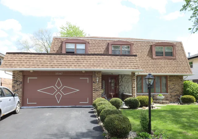 Homes for sale in Palos Hills, IL | 10347 S Alta Dr, Palos Hills, IL 60465 | MLS# 12681480