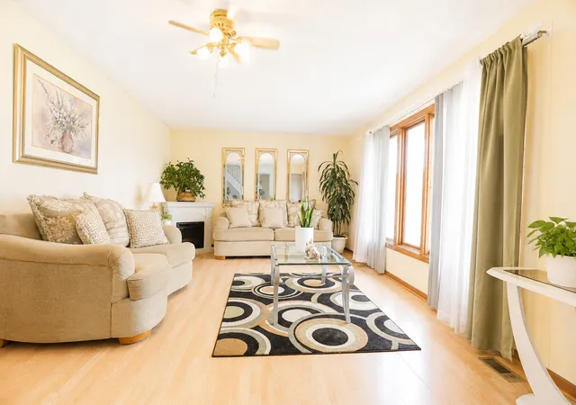 Homes for sale in Palos Hills, IL | 10347 S Alta Dr, Palos Hills, IL 60465 | MLS# 12681480