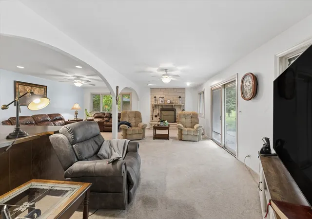3rd image of 459 W Millers Rd, Des Plaines, IL 60016 | MLS# 12681487