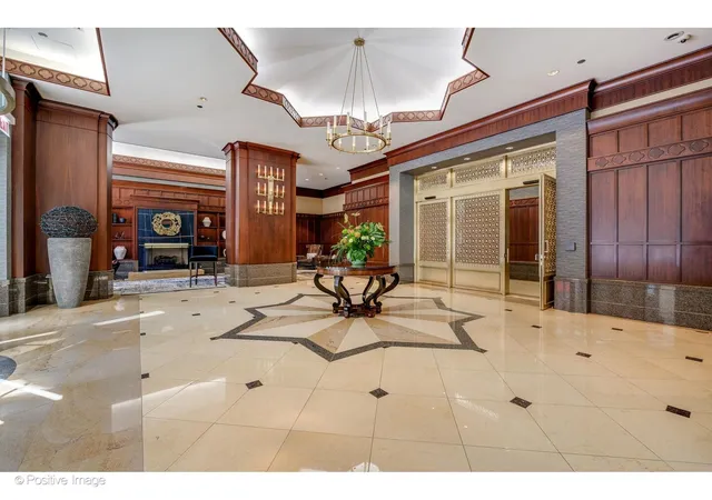 Homes for sale in Chicago, IL | 21 E Huron Street, Chicago, IL 60611 | Houzeo