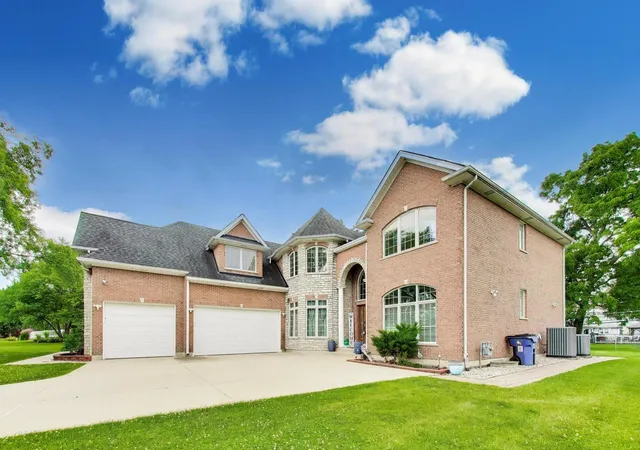 Homes for sale in Prospect Heights, IL | 810 N Maple St, Prospect Heights, IL 60070 | MLS# 12681623