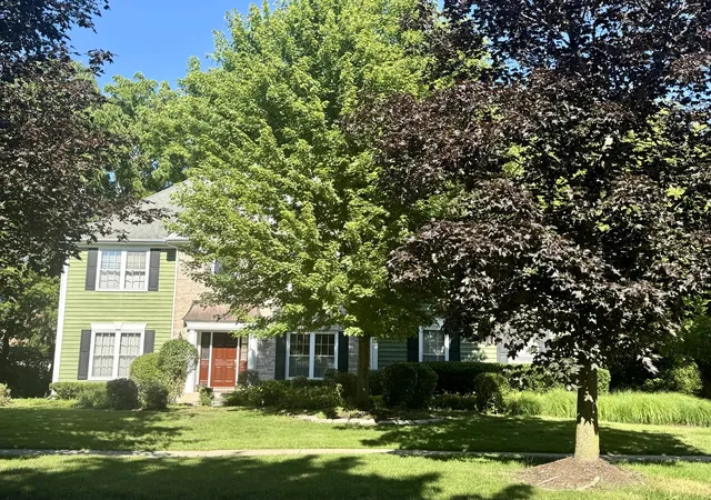 2nd image of 1002 Stonehedge Rd, St. Charles, IL 60174 | MLS# 12681641