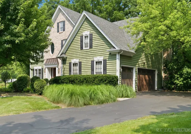 Photo 2 of Single family home for sale at 1002 Stonehedge Rd, St. Charles, IL 60174 | MLS# 12681641 | Listing updated on 2026-08-22
