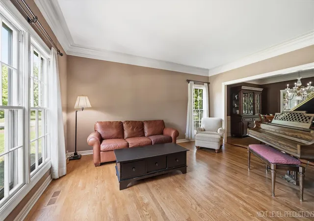 Photo 4 of Single family home for sale at 1002 Stonehedge Rd, St. Charles, IL 60174 | MLS# 12681641 | Listing updated on 2026-08-22