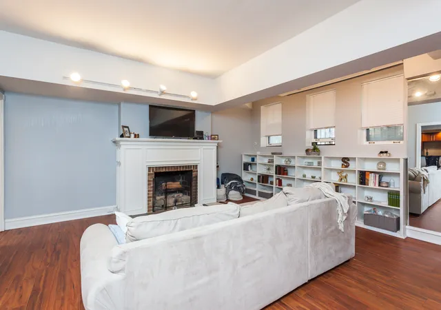 2nd image of 3608 N Pine Grove Ave #B7, Chicago, IL 60613 | MLS# 12681663