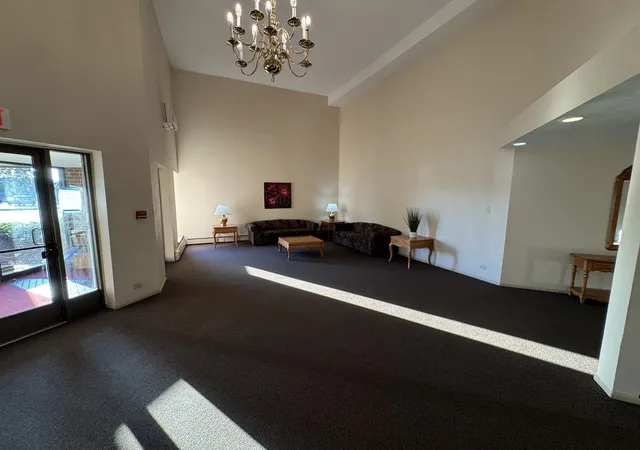 5th image of 1375 Rebecca Dr, Hoffman Estates, IL 60169
