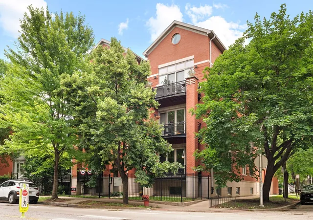 Homes for sale in Chicago, IL | 2323 W Montrose Ave #2W, Chicago, IL 60618 | MLS# 12681705