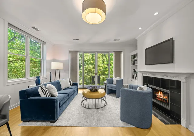 Homes for sale in Chicago, IL | 2323 W Montrose Ave #2W, Chicago, IL 60618 | MLS# 12681705