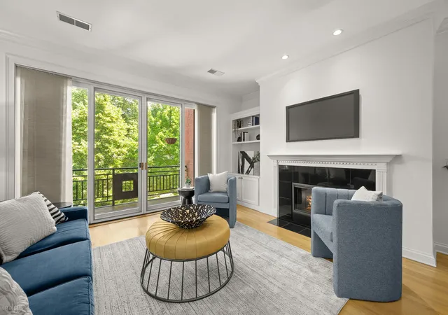 Homes for sale in Chicago, IL | 2323 W Montrose Ave #2W, Chicago, IL 60618 | MLS# 12681705