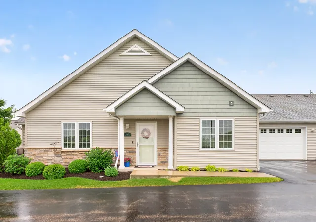 Homes for sale in Sycamore, IL | 2045 Somerset Ln #2045, Sycamore, IL 60178 | MLS# 12681713