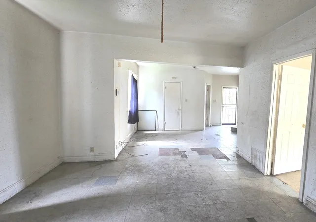 3rd image of 15213 Turlington Ave, Harvey, IL 60426 | MLS# 12681717
