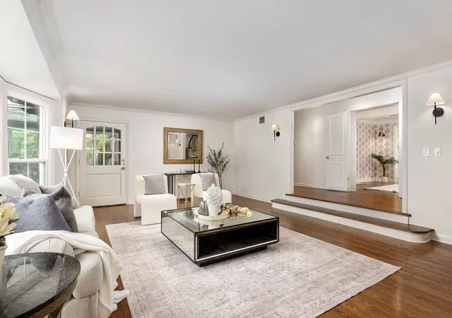 4th image of 9002 Kedvale Ave, Skokie, IL 60076 | MLS# 12681731