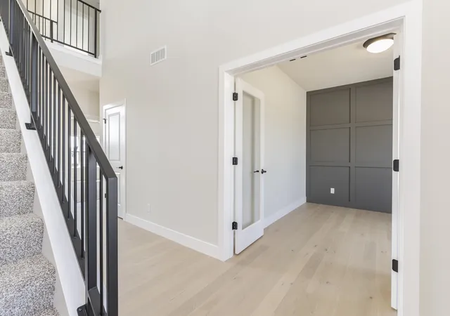 Photo 3 of Single family home for sale at 5105 Castlebar Dr, Bloomington, IL 61705 | MLS# 12681758 | Listing updated on 2026-09-25