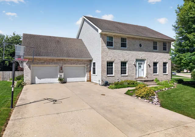 1st image of 1101 Country Oak Dr, Ottawa, IL 61350 | MLS# 12681777