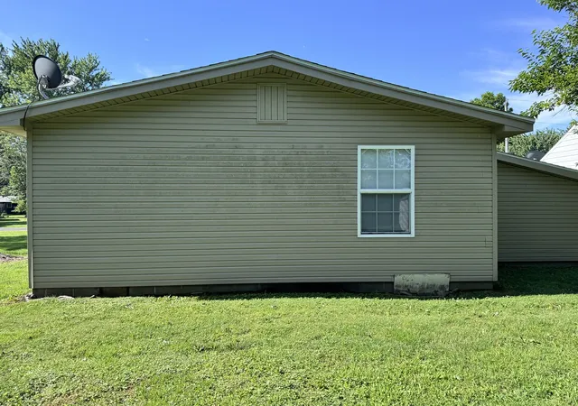 Homes for sale in Salem, IL | 814 W Warmouth St, Salem, IL 62881 | MLS# 12681818