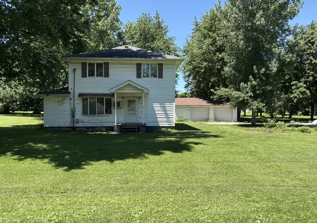 Photo 3 of Single family home for sale at 410 N 1st Street, Bellflower, IL 61724 | MLS# 12681862 | Listing updated on 2026-09-28