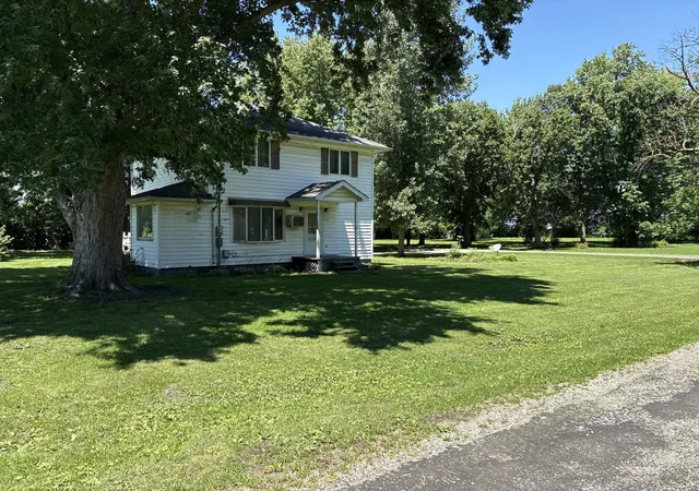 Photo 3 of Single family home for sale at 410 N 1st Street, Bellflower, IL 61724 | MLS# 12681862 | Listing updated on 2026-09-28