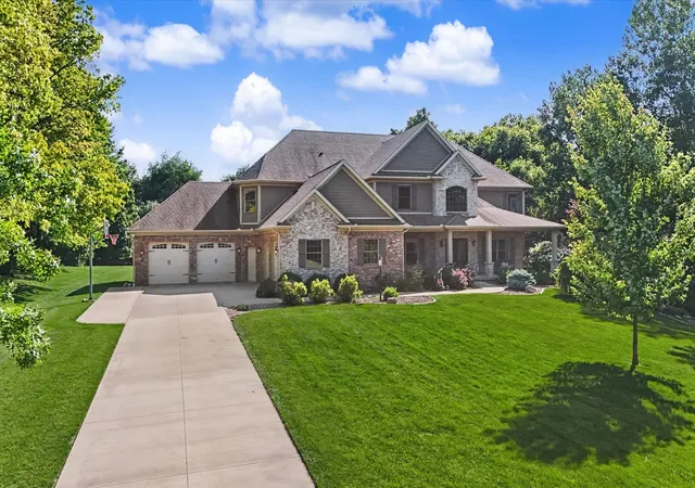 Homes for sale in Mahomet, IL | 1309 Cross Creek Rd, Mahomet, IL 61853 | MLS# 12681913