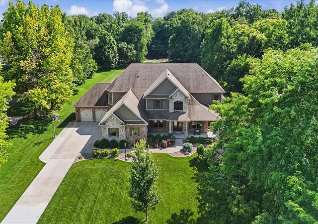 Homes for sale in Mahomet, IL | 1309 Cross Creek Rd, Mahomet, IL 61853 | MLS# 12681913