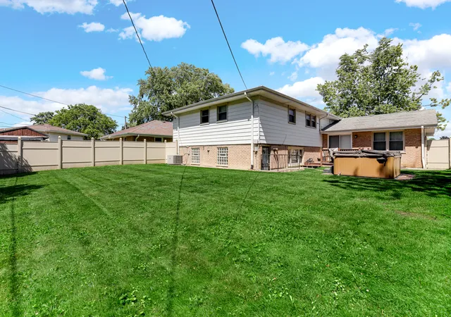 Homes for sale in South Holland, IL | 17106 Ingleside Ave, South Holland, IL 60473 | MLS# 12681943