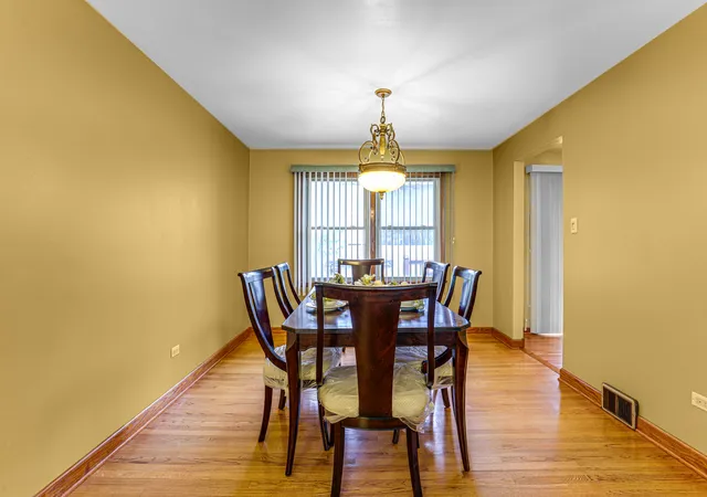 Homes for sale in South Holland, IL | 17106 Ingleside Ave, South Holland, IL 60473 | MLS# 12681943
