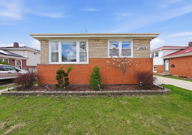 Homes for sale in Midlothian, IL | 14828 Saint Louis Ave, Midlothian, IL 60445 | MLS# 12682012