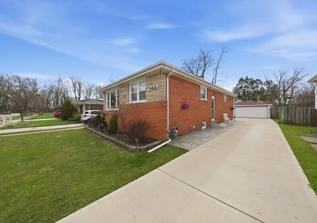 Homes for sale in Midlothian, IL | 14828 Saint Louis Ave, Midlothian, IL 60445 | MLS# 12682012