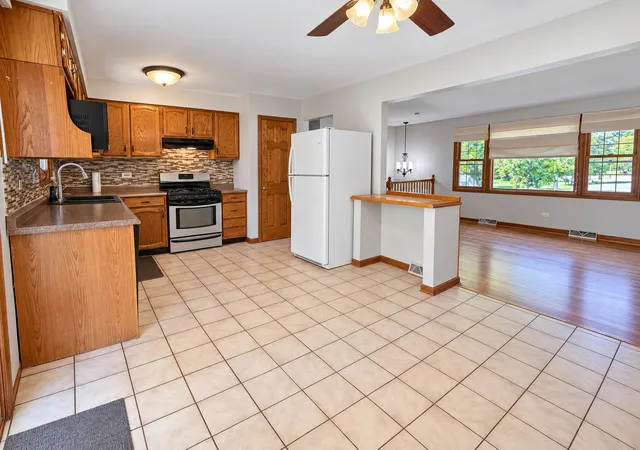Photo 2 of Single family home for sale at 16401 Olcott Ave, Tinley Park, IL 60477 | MLS# 12682013 | Listing updated on 2026-10-11