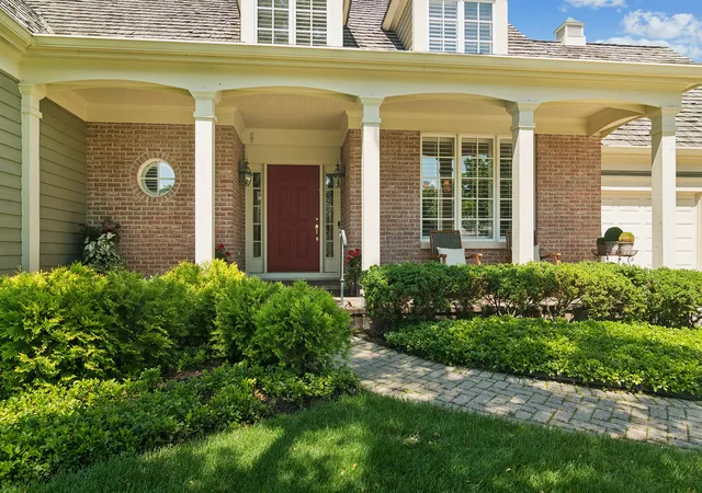 3rd image of 672 S Balmoral Ct, Lake Forest, IL 60045 | MLS# 12682019