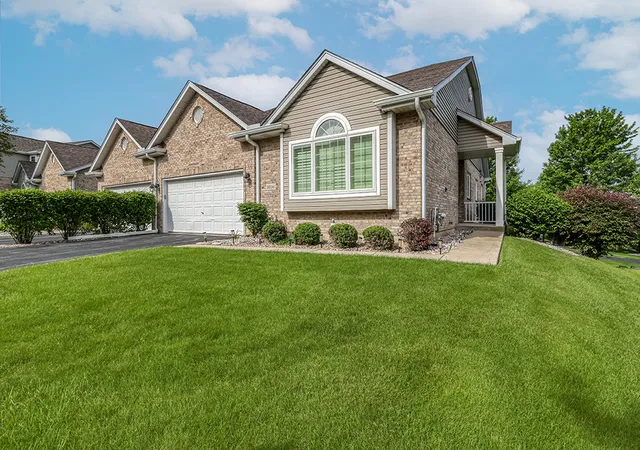 Homes for sale in Orland Park, IL | 18106 Waterside Cir, Orland Park, IL 60467 | MLS# 12682033