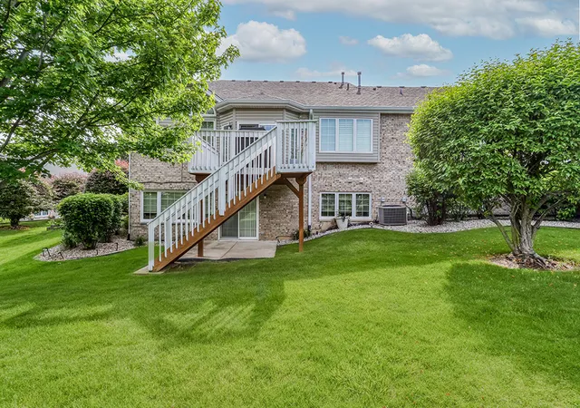 Homes for sale in Orland Park, IL | 18106 Waterside Cir, Orland Park, IL 60467 | MLS# 12682033