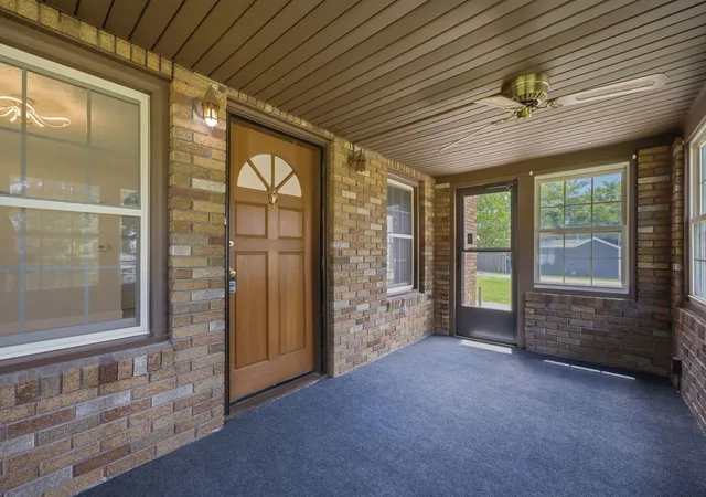 Homes for sale in Moline, IL | 2202 44Th St, Moline, IL 61265 | MLS# 12682048