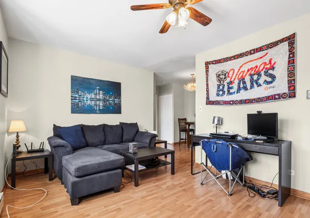 Homes for sale in Chicago, IL | 5920 N Kenmore Ave #415, Chicago, IL 60660 | MLS# 12682072
