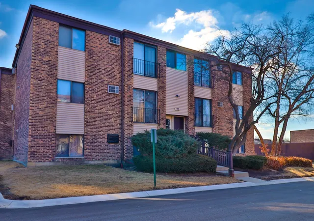 1st image of 170 Dunteman Dr #301, Glendale Heights, IL 60139 | MLS# 12682074