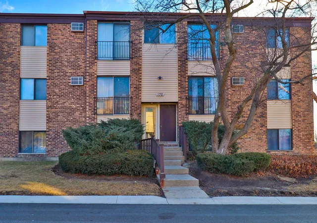 2nd image of 170 Dunteman Dr #301, Glendale Heights, IL 60139 | MLS# 12682074