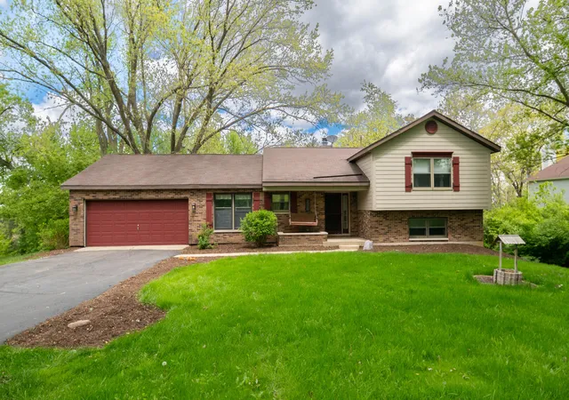 Homes for sale in Spring Grove, IL | 3516 Kings Lair Dr, Spring Grove, IL 60081 | MLS# 12682100
