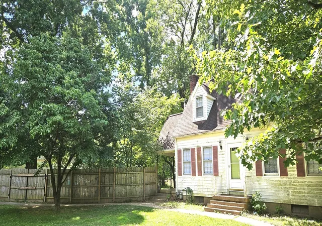 Homes for sale in Carbondale, IL | 2883 S Illinois Ave, Carbondale, IL 62903 | MLS# 12682103