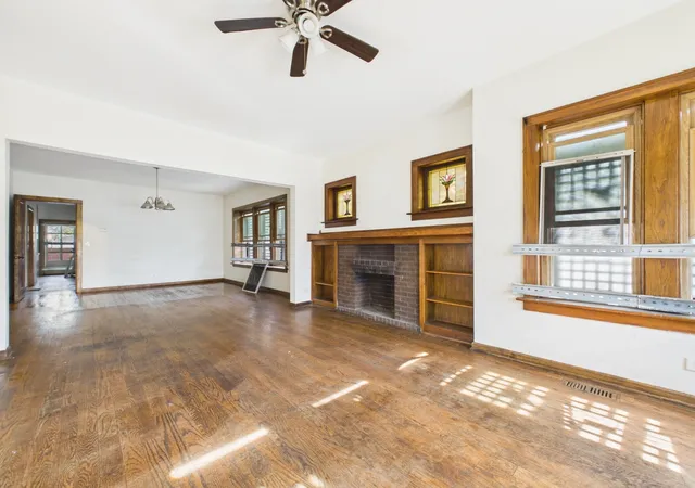Homes for sale in Chicago, IL | 8607 S King Dr, Chicago, IL 60619 | MLS# 12682113