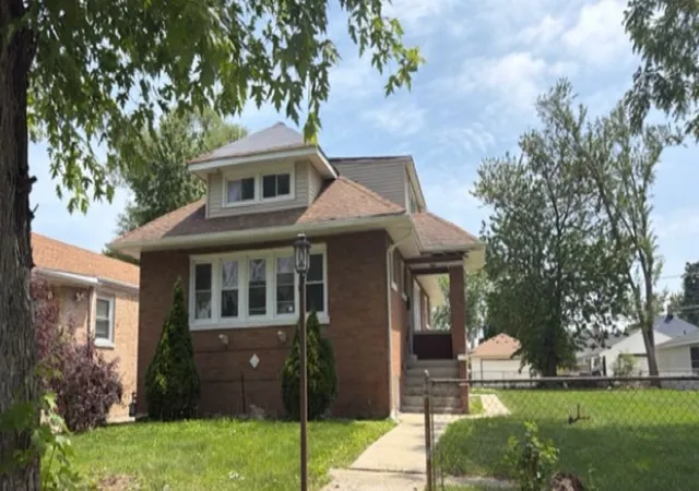2nd image of 533 Linden Ave, Bellwood, IL 60104 | MLS# 12682123