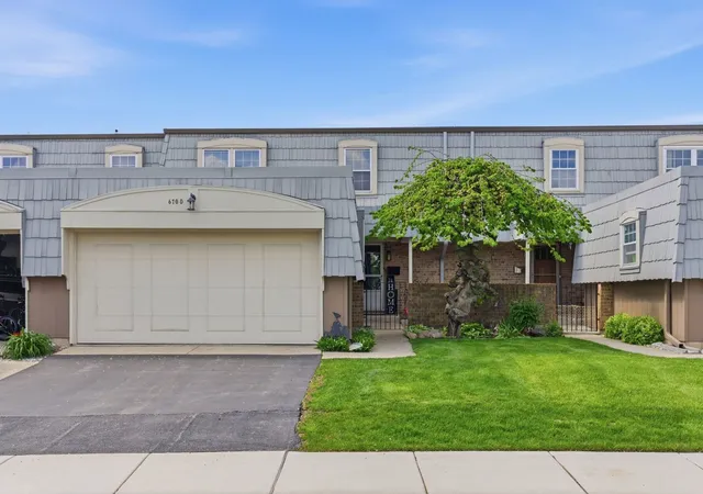1st image of 670 Versailles Cir #D, Elk Grove Village, IL 60007 | MLS# 12682134