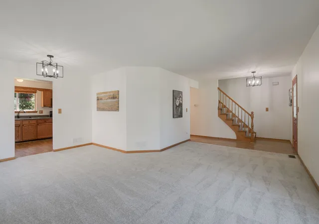 Photo 4 of Single family home for sale at 449 S Pershing Ave, Mundelein, IL 60060 | MLS# 12682137 | Listing updated on 2026-10-03