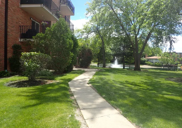 Homes for sale in Arlington Heights, IL | 1127 S Old Wilke Rd #101, Arlington Heights, IL 60005 | MLS# 12682143