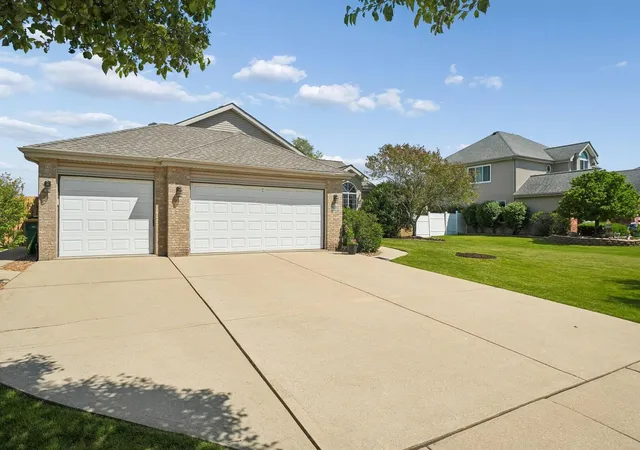Homes for sale in Manhattan, IL | 24857 Buttercup Ln, Manhattan, IL 60442 | MLS# 12682178