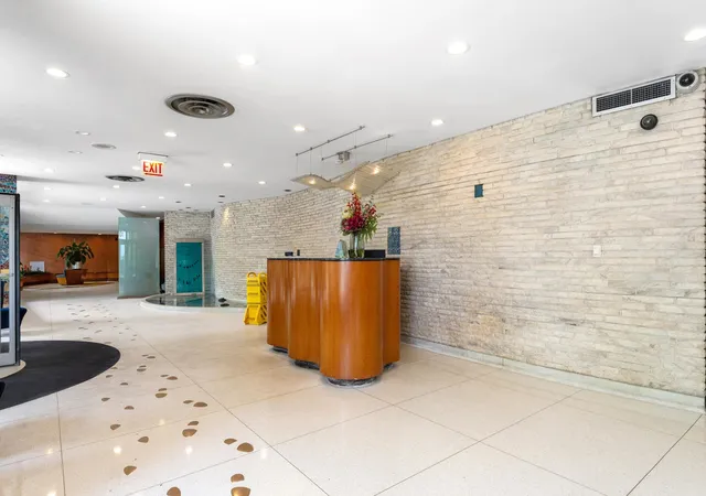 Homes for sale in Chicago, IL | 6301 N Sheridan Rd #10G, Chicago, IL 60660 | MLS# 12682184