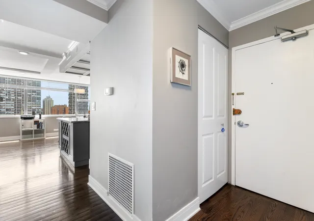 Homes for sale in Chicago, IL | 6301 N Sheridan Rd #10G, Chicago, IL 60660 | MLS# 12682184
