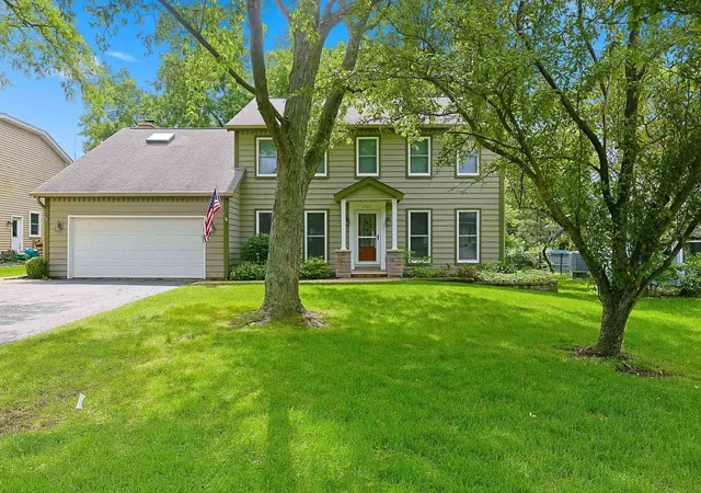 Homes for sale in Lisle, IL | 2528 Sun Valley Rd, Lisle, IL 60532 | MLS# 12682201