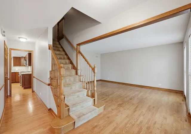 4th image of 2528 Sun Valley Rd, Lisle, IL 60532 | MLS# 12682201