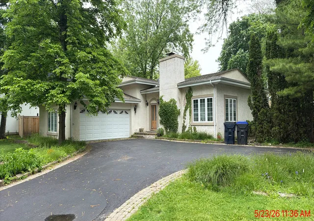 Photo 2 of Single family home for sale at 757 Strawberry Hl Dr, Glencoe, IL 60022 | MLS# 12682218 | Listing updated on 2026-09-12