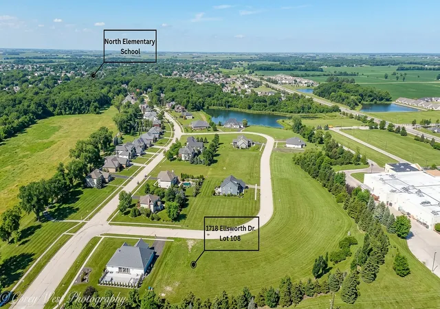 Homes for sale in Sycamore, IL | 1718 Ellsworth Dr, Sycamore, IL 60178 | MLS# 12682227